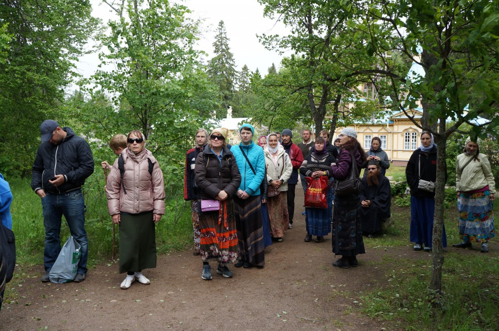 Одежда на валаам. Валаам паломничество. Валаам в июне. Паломники на Валааме фото. Как одеться на Валаам.